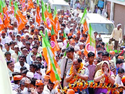 It's BJP, SP 'power play' in Etah