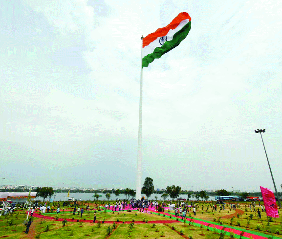 Biggest national flag flies in Hyderabad