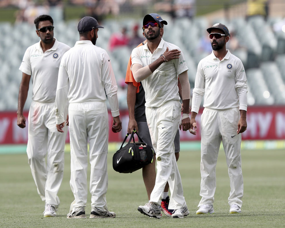 1st Test: India in cruise control as Australia reduced to 104/4 chasing 323