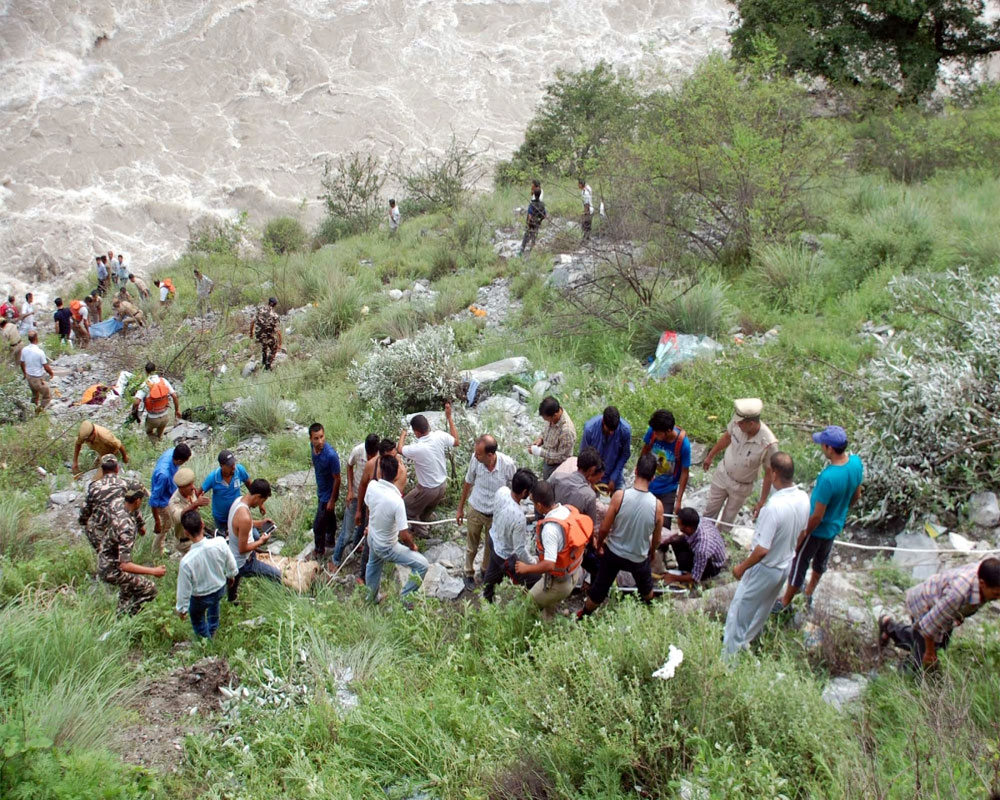 2 men killed in road accident in Kinnaur, toll in rain-related incidents  in HP rises to 8