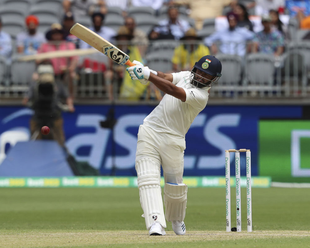 2nd Test: India dismissed for 283 in first innings