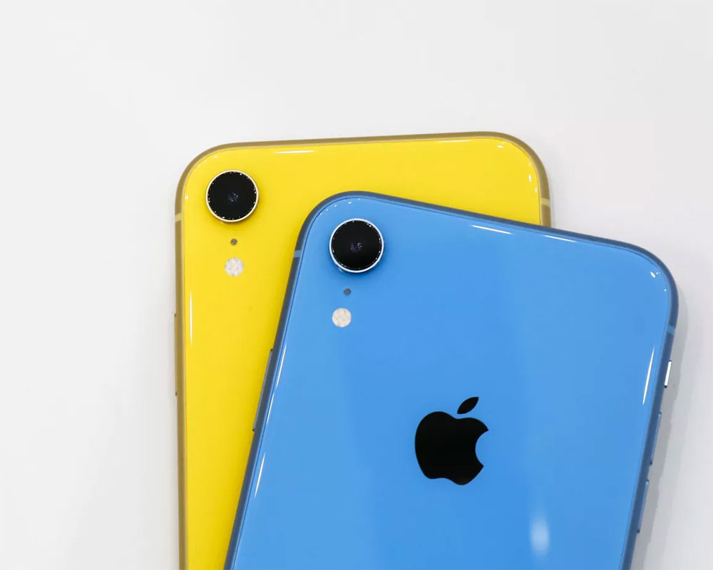 Apple halts production boost for iPhone XR