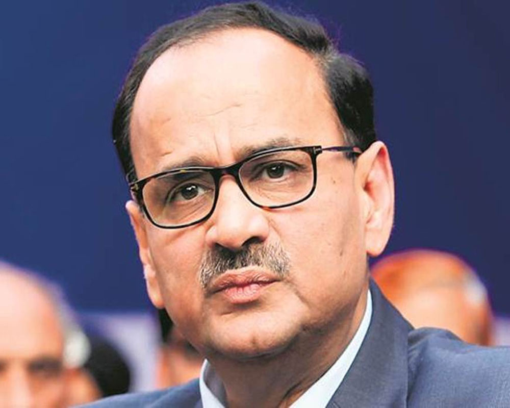 CBI Director Alok Verma should be given CVC report in sealed cover: SC