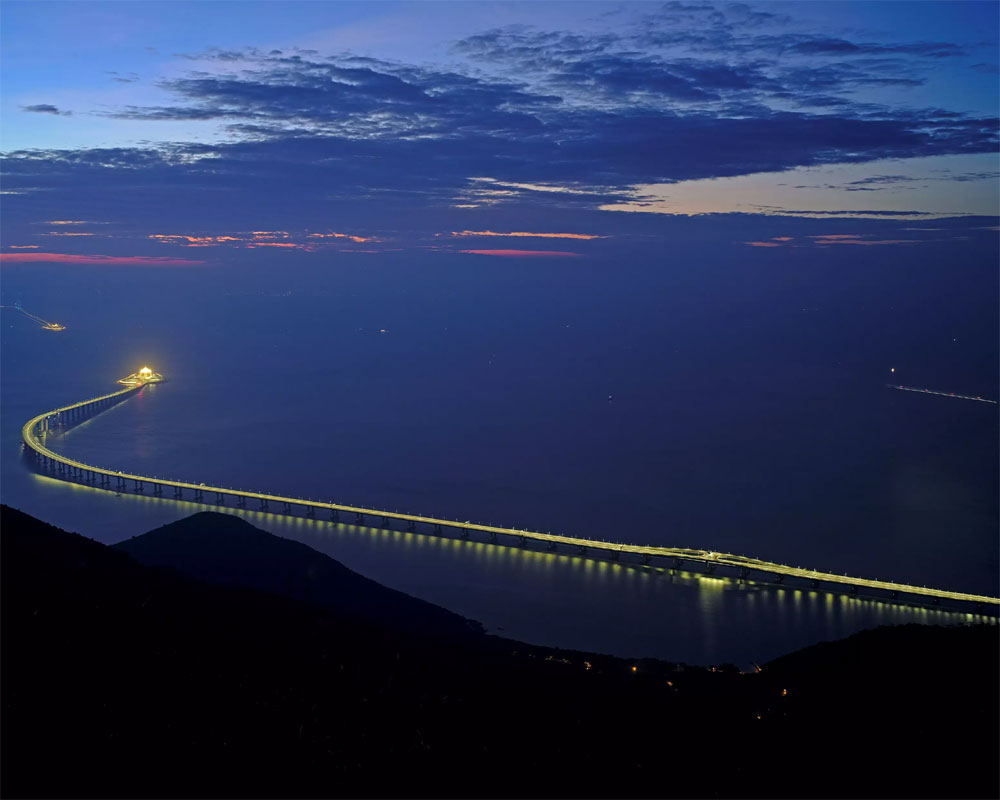 Chinese President opens world's longest sea-crossing bridge