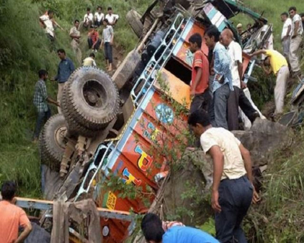 Eighteen injured as truck falls into gorge in Chamba: police