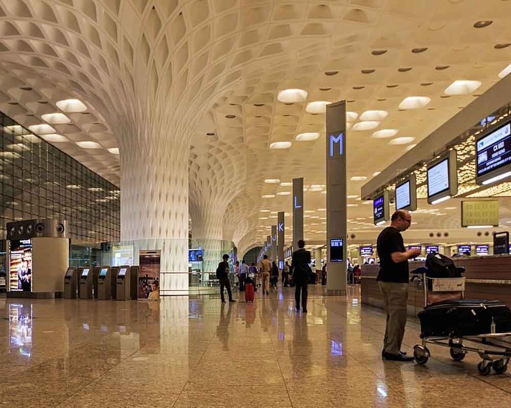 Govt asks airports to make public announcements in local language too