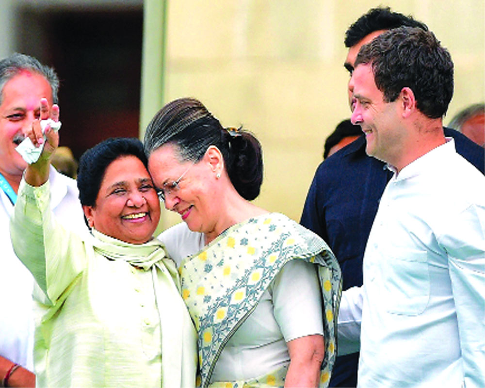 Maya spurns Rahul’s hand in MP, Raj