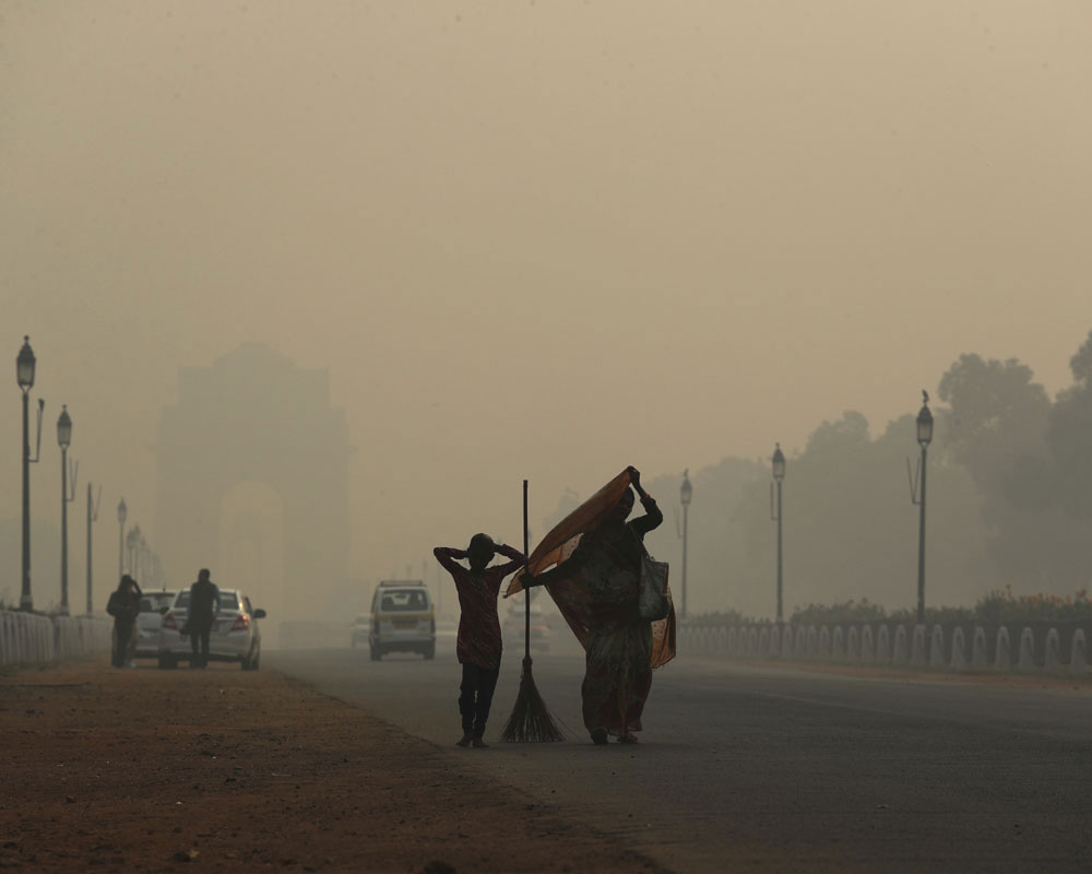 Misty Thursday morning in Delhi, air quality 'poor'