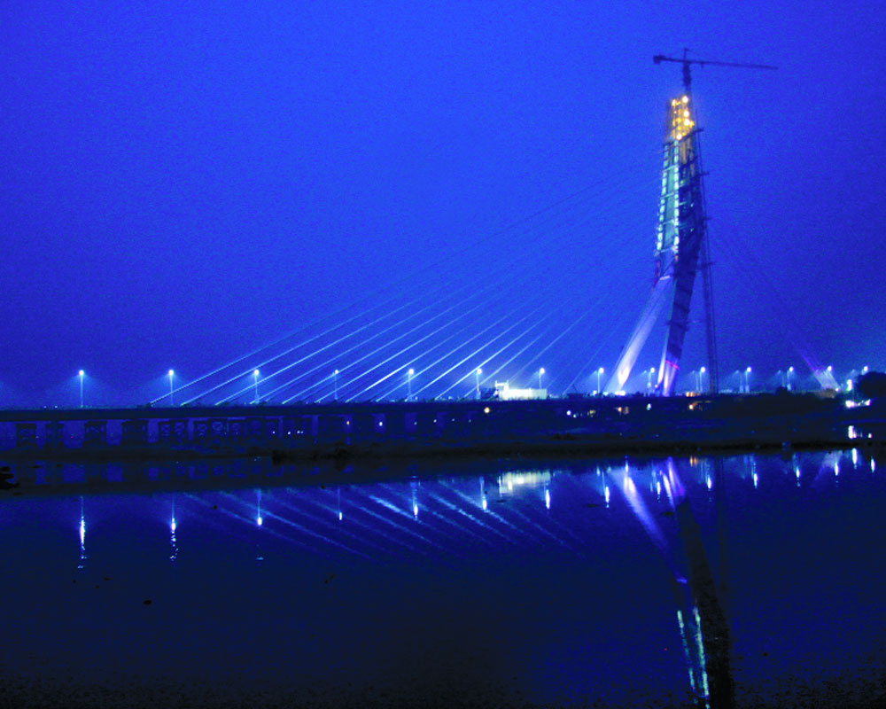 Much-awaited Signature Bridge opens with ‘fireworks’