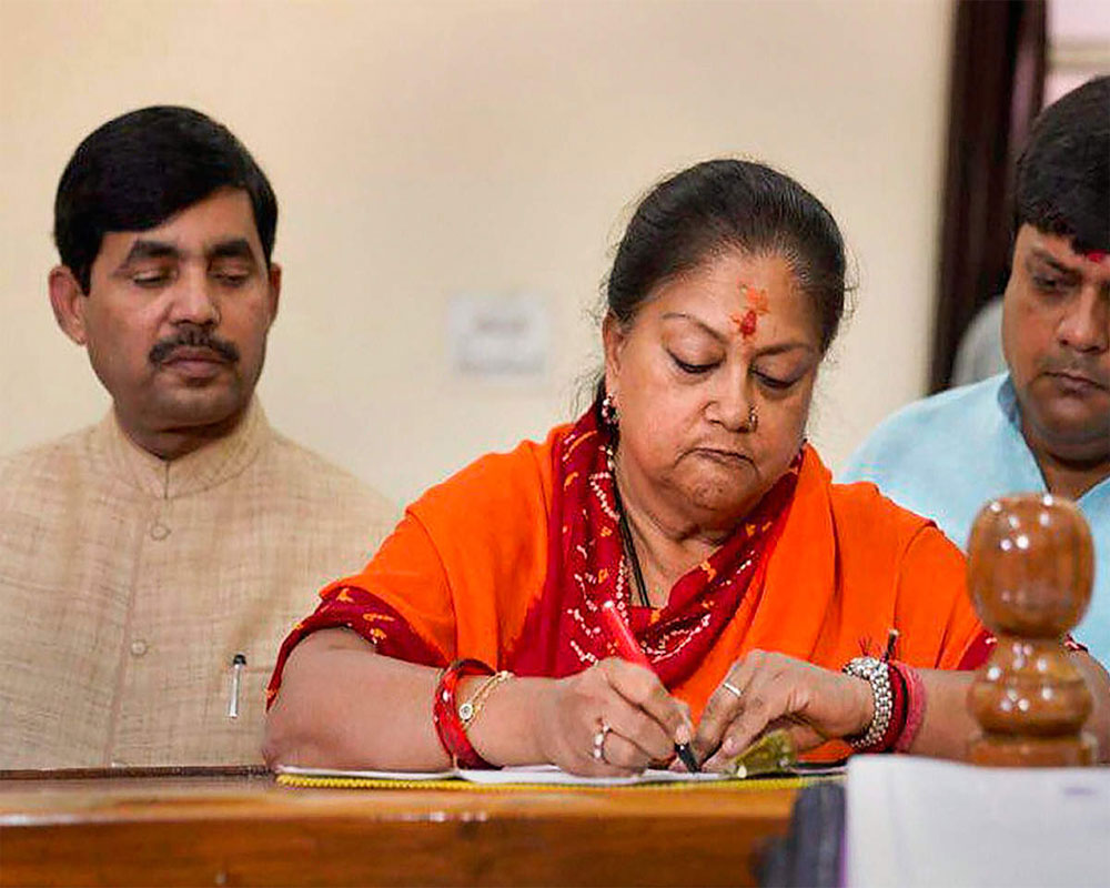 Raje slams Sharad Yadav for body shaming her, says she is insulted