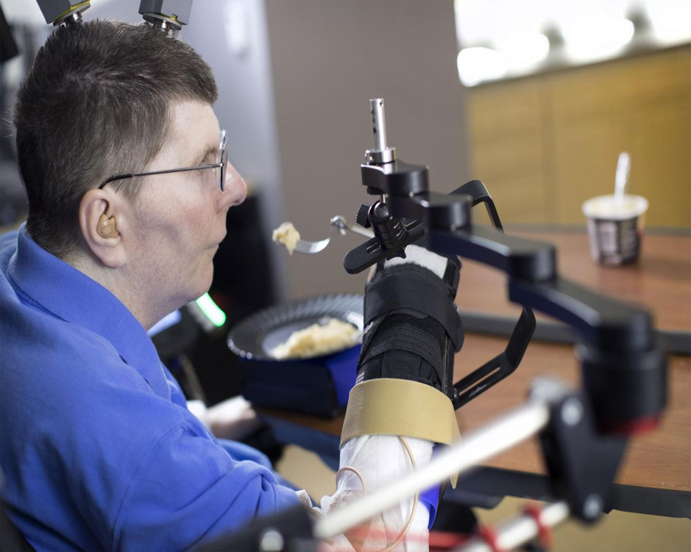 Robotic system can help paralysed patients regain hand movement