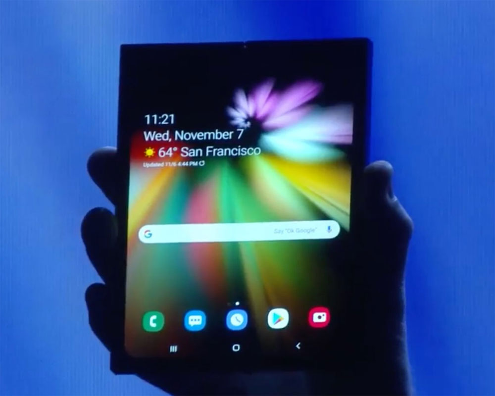 Samsung finally announces its foldable smartphone