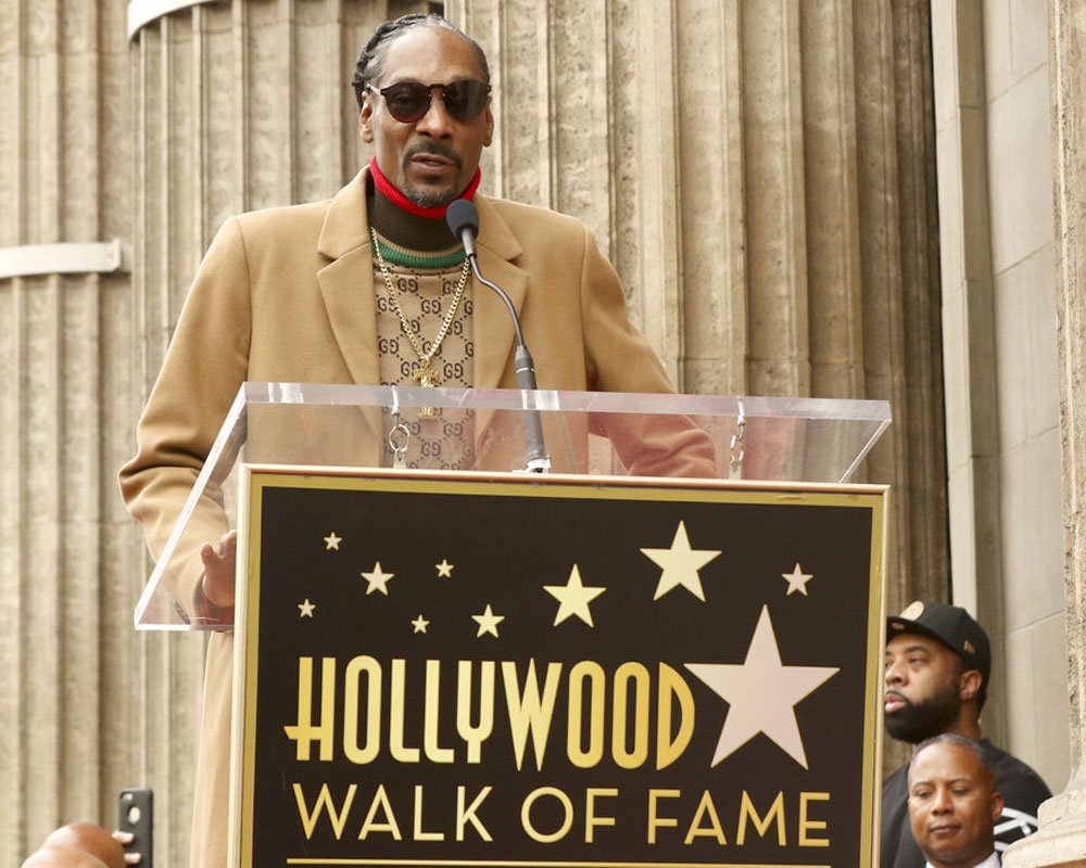 Snoop Dogg thanks himself at his Walk of Fame star ceremony