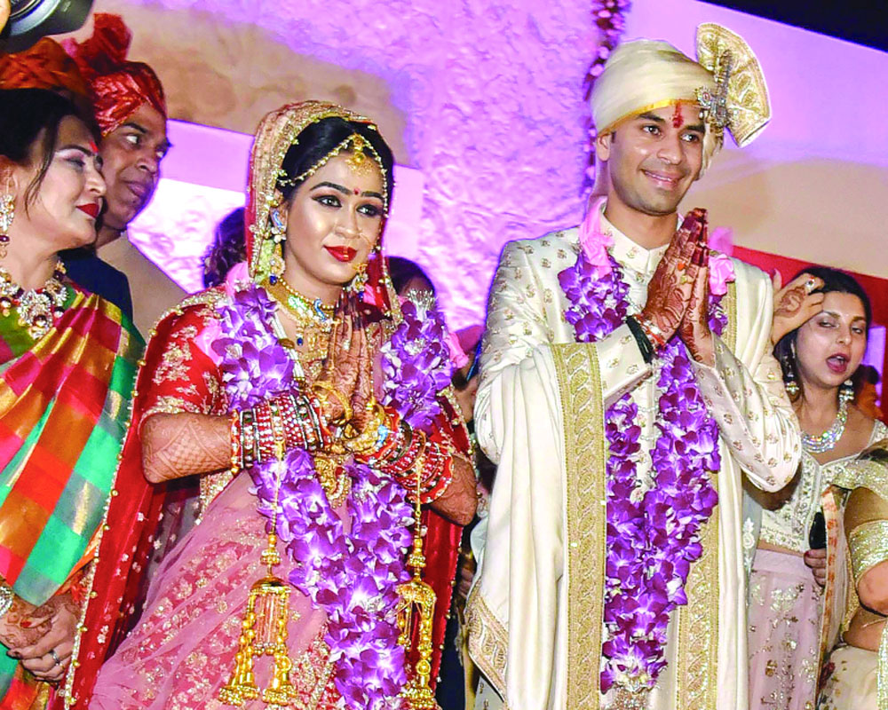 Tied in knots, Tej Pratap strains at leash to leave wife