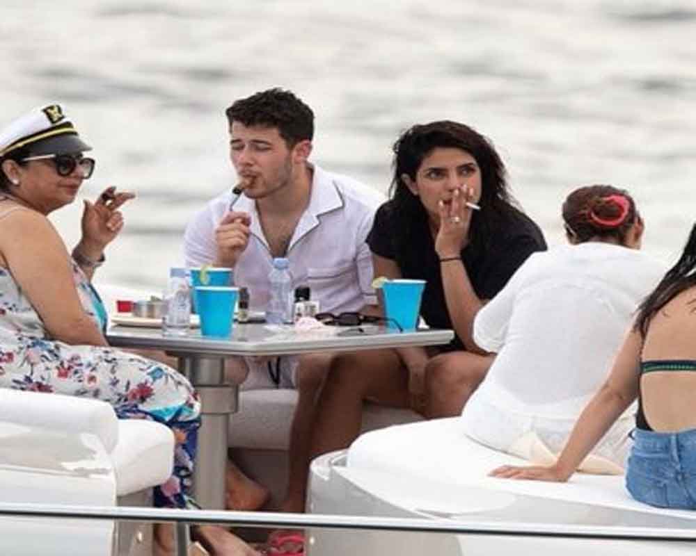 Asthmatic' Priyanka Chopra enjoys a smoke on yacht