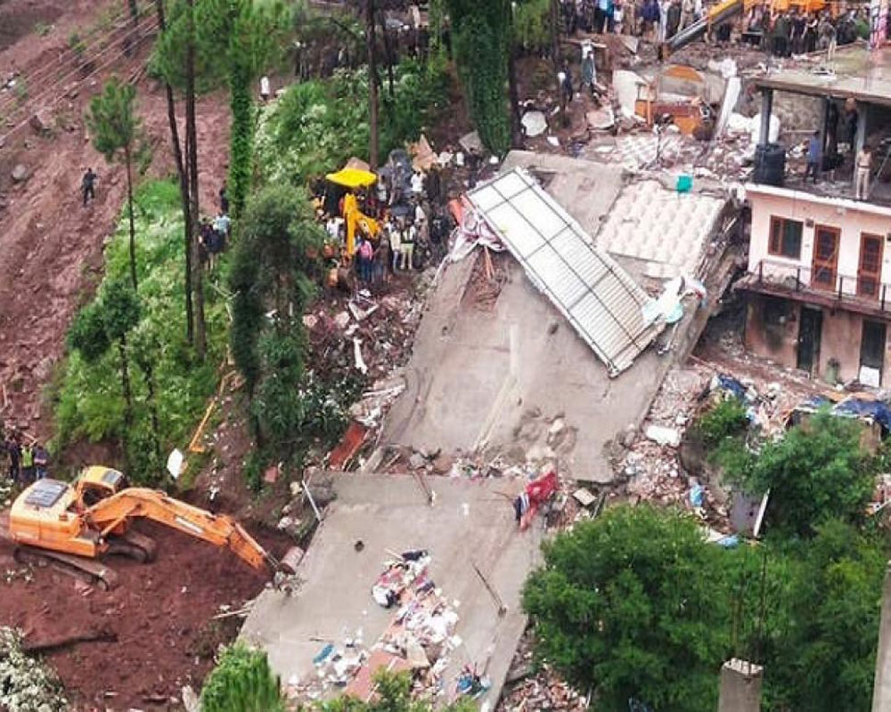 13 soldiers among 14 dead in Himachal building collapse