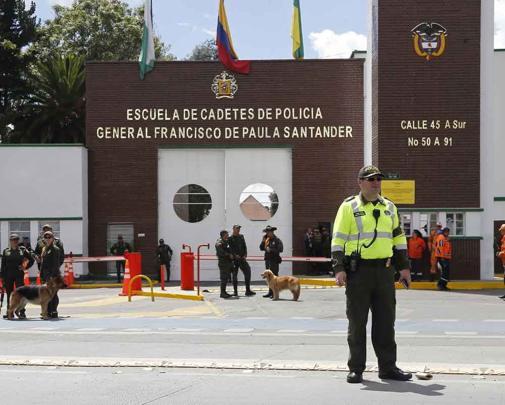 21 dead in car bomb attack on Colombian police academy