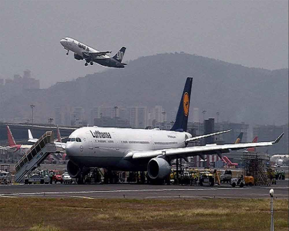 30 flights cancelled at Mumbai airport, 118 delayed