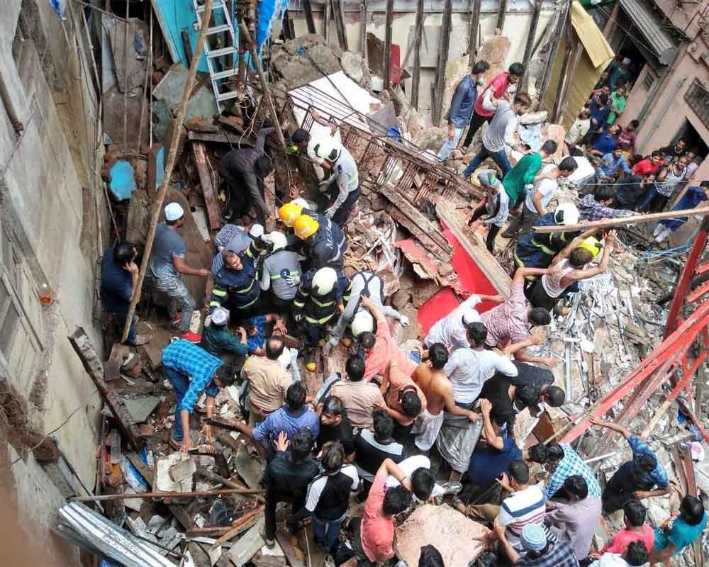11 killed, over 40 feared trapped as Mumbai building collapses