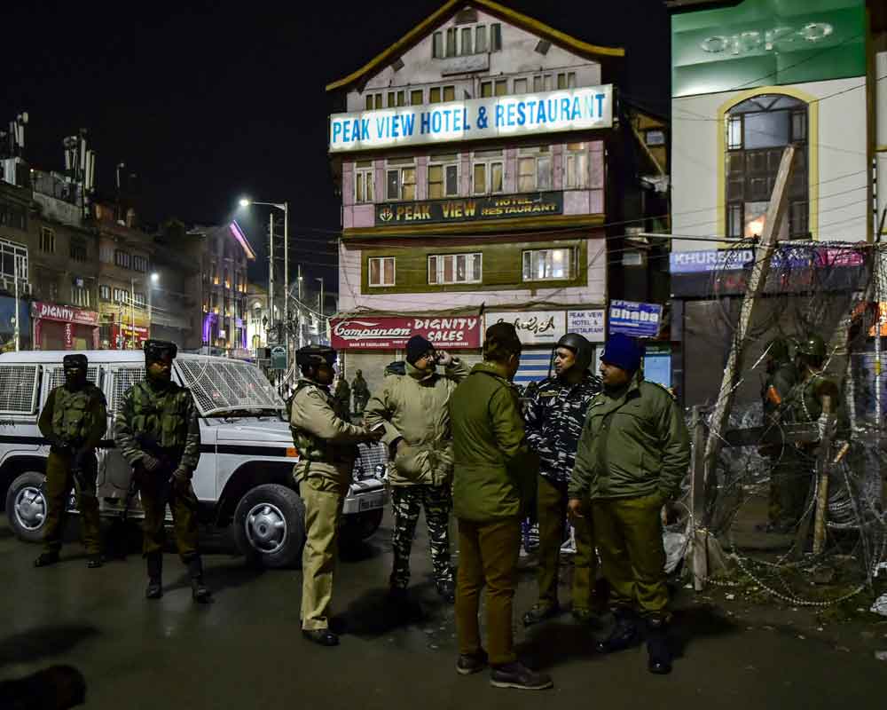 Blast rips through Srinagar's Lal Chowk