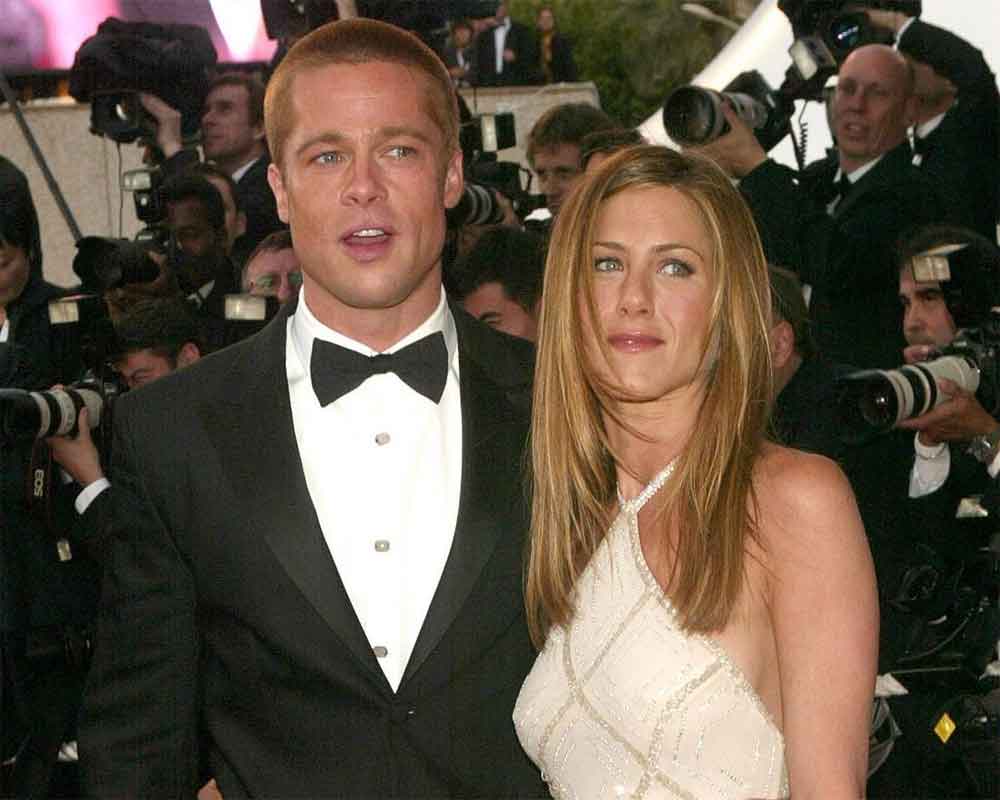 Brad Pitt, Aniston 'love they trust each other'