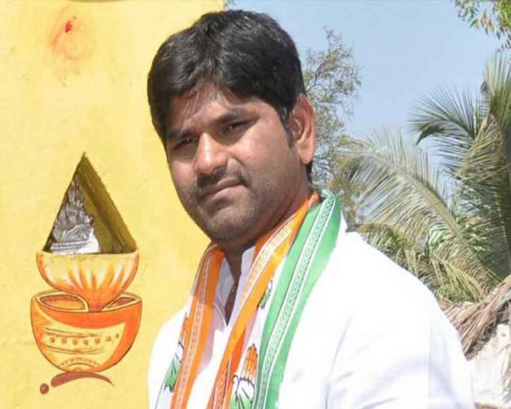 Brawl incident; police on look out for MLA Ganesh, says home Minister Patil