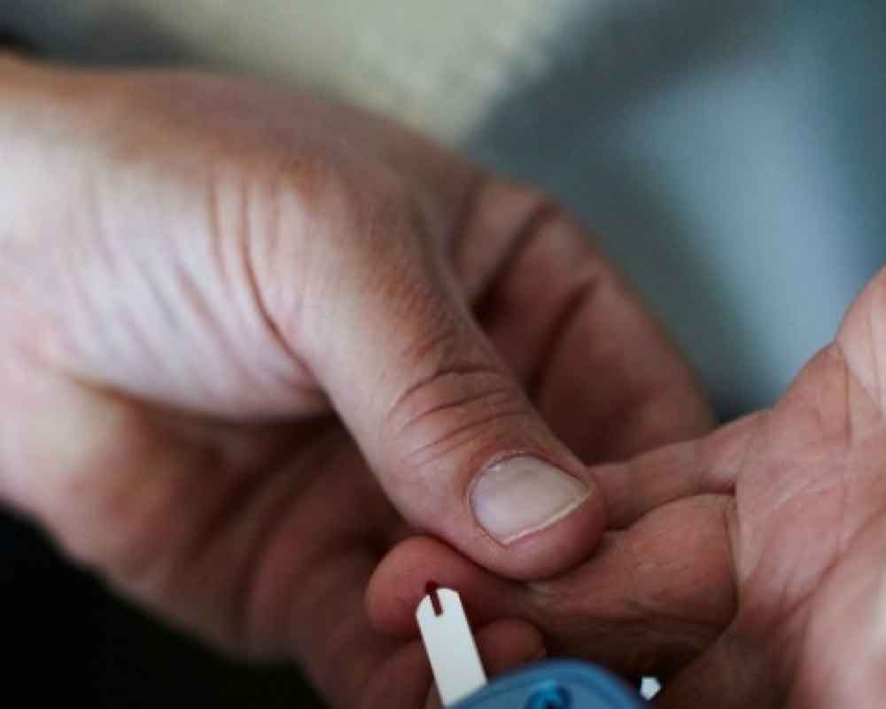 Cancer therapy may up heart disease, diabetes risk in men: Study