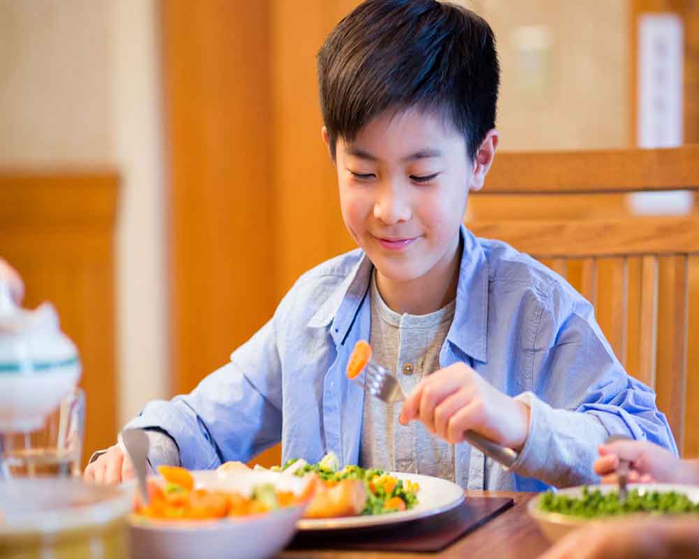 Chatting on food habits makes kids healthier: Study