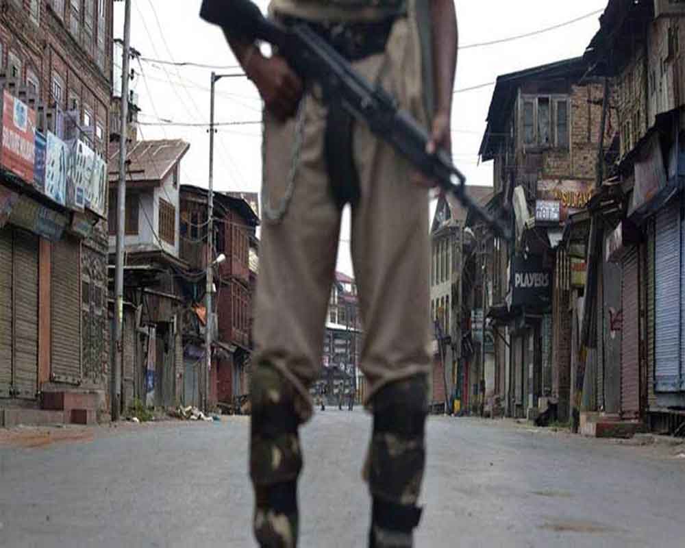 Curfew imposed in Kishtwar after militants snatch rifle from PDP leader's PSO