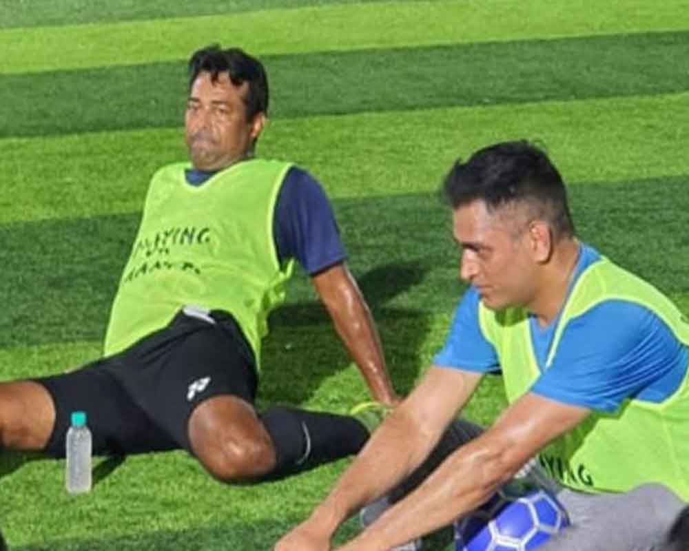 Dhoni, Paes spotted playing football together
