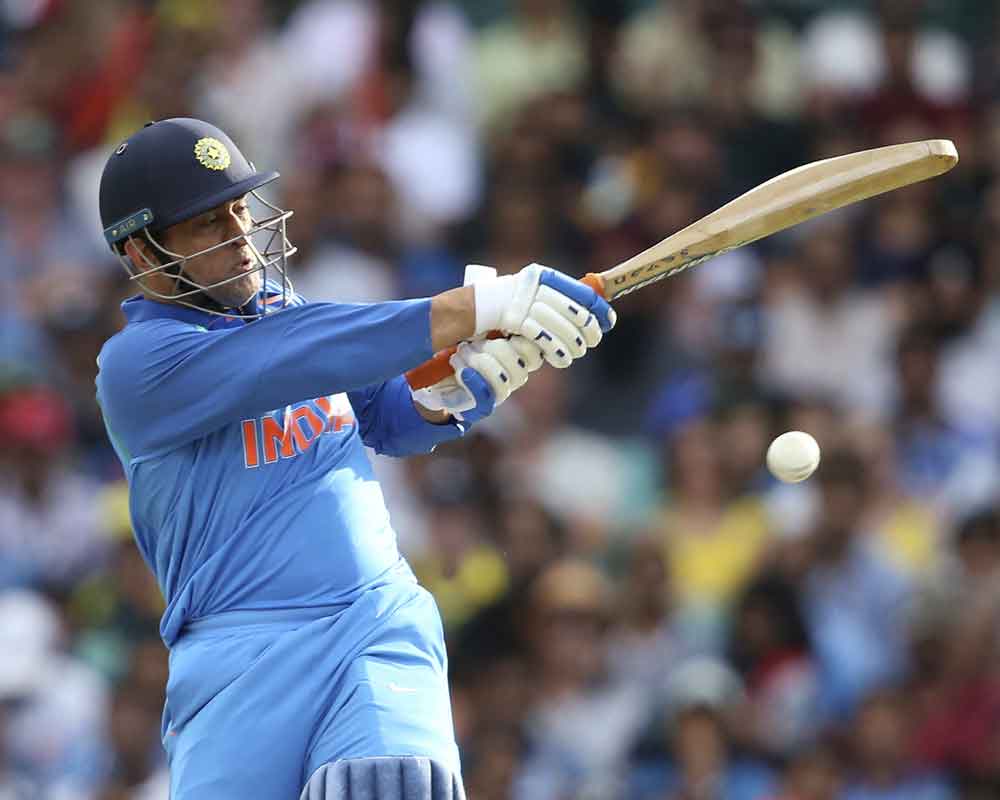 Dhoni becomes fifth Indian to breach 10k-run mark in ODIs