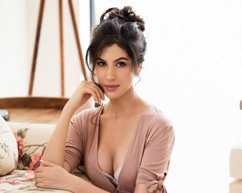 Elnaaz Norouzi to play two roles in 'Sacred Games 2'