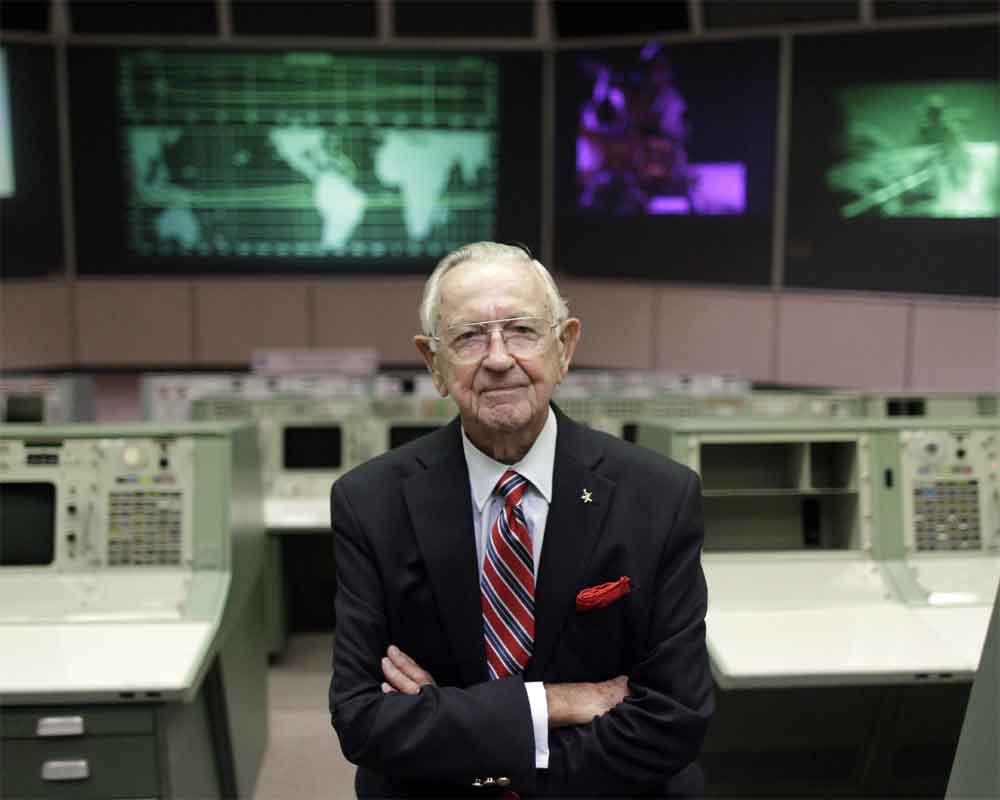 Former NASA flight director Chris Kraft dies at 95