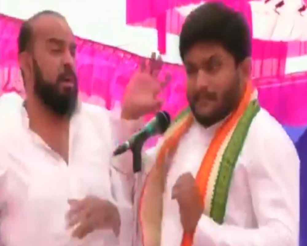 Hardik Patel slapped at poll rally in Gujarat