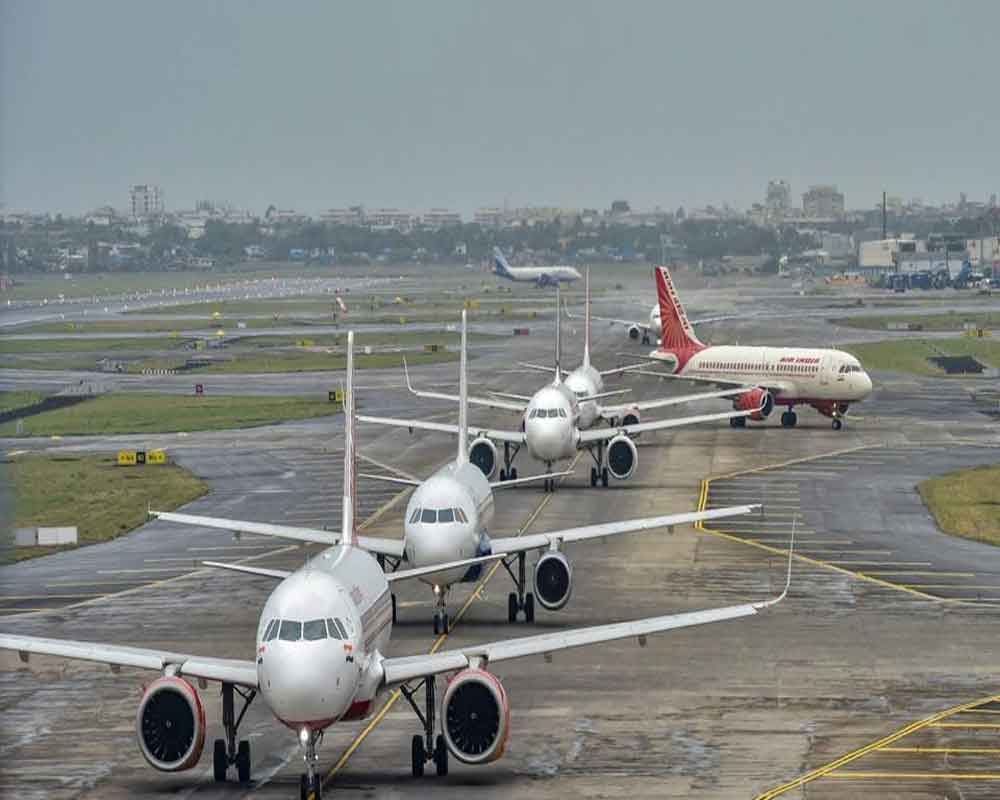 Heavy rain hits flights at Mumbai airport