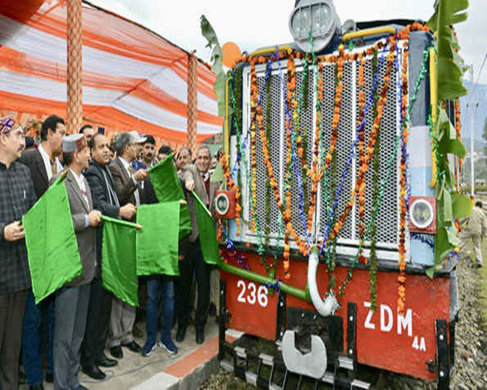 HP CM flags off Paprola-Pathankot Express Train