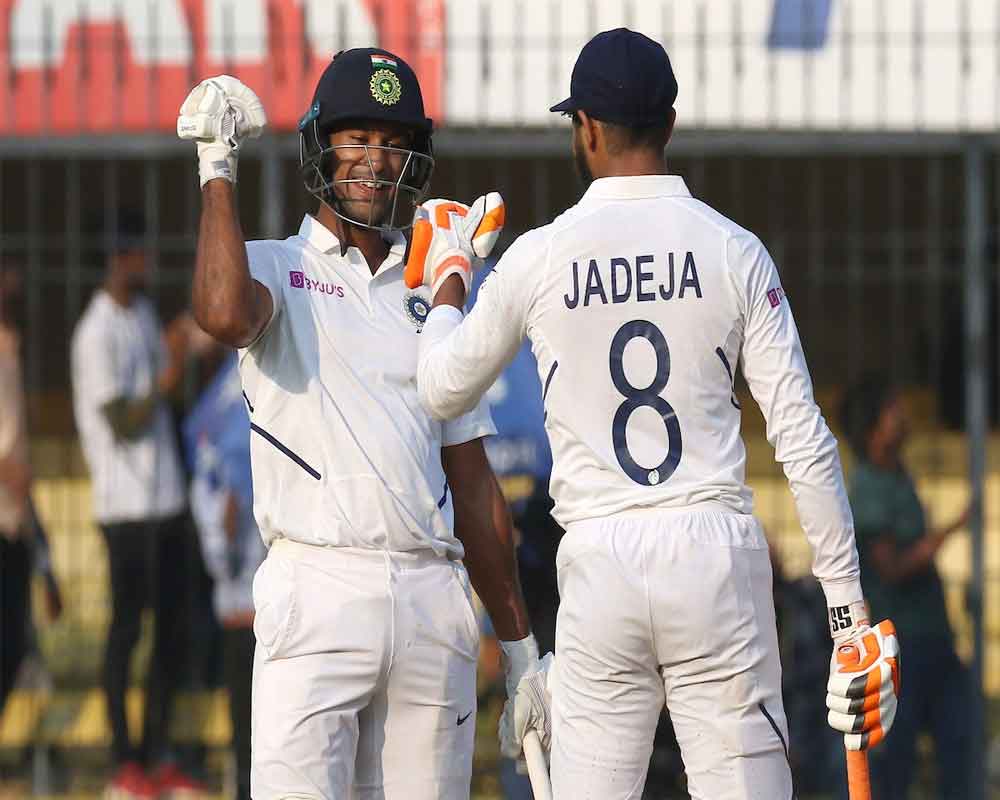 India declare 1st innings at overnight 493/6