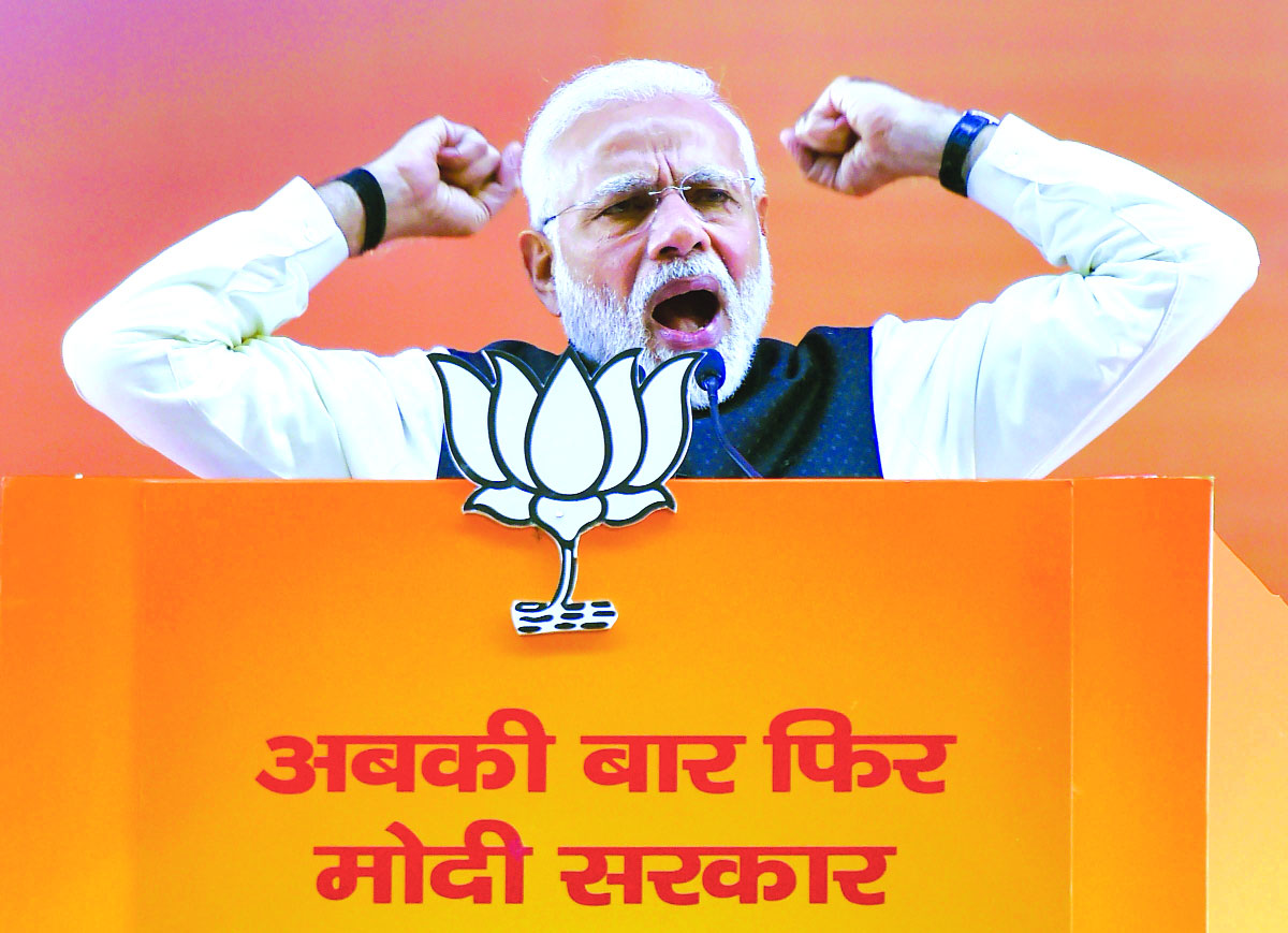 India needs mazboot, not majboor, sarkar: PM