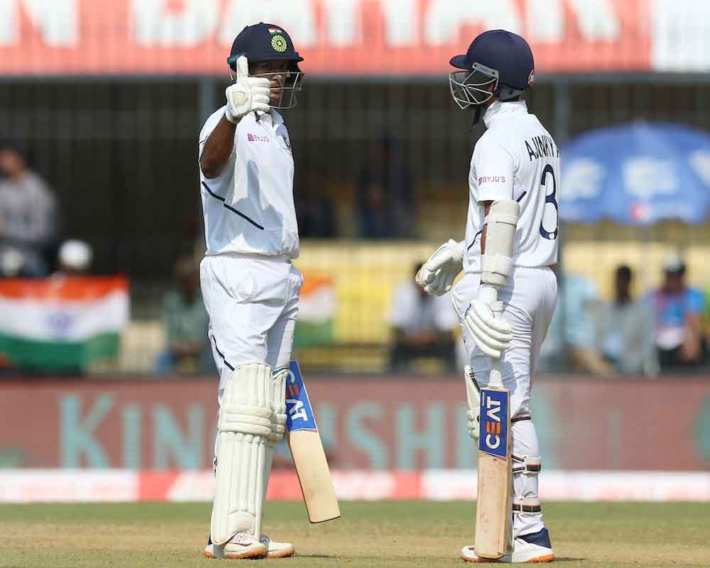 India reach 303/3 at tea on day two