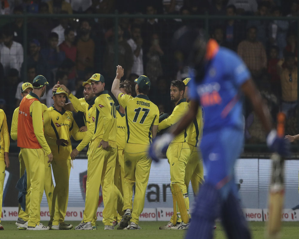 India suffer 35-run defeat in fifth ODI against Australia, lose series