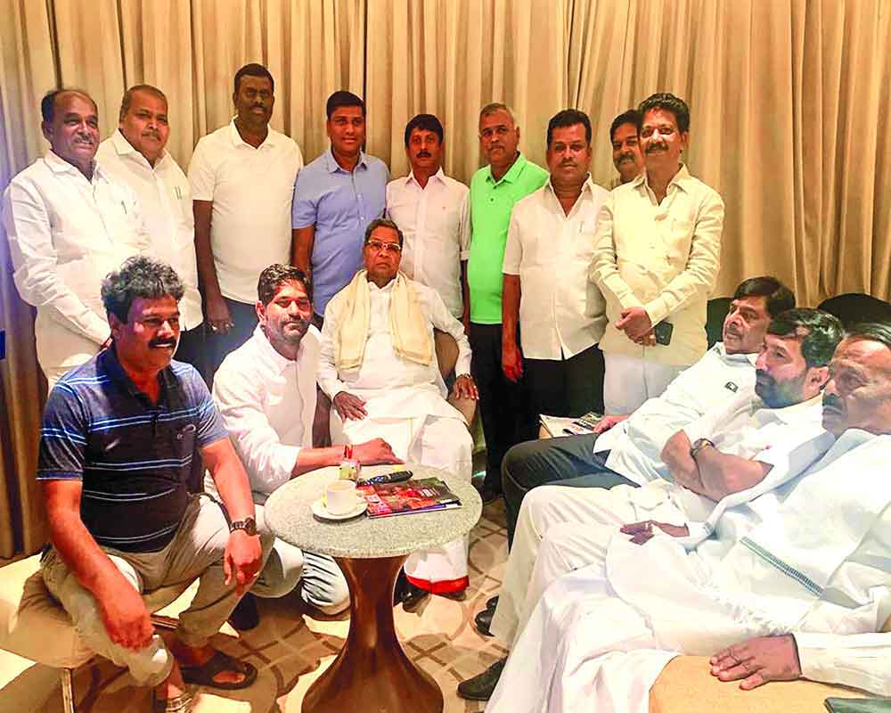 K'taka MLAs write to Mumbai Police, say don't want to meet Cong leaders