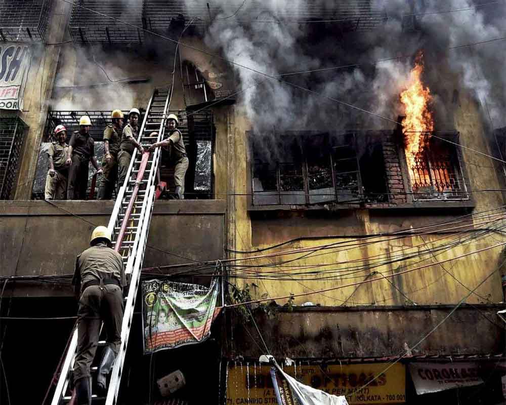 Massive fire at five-storey building in south Kolkata
