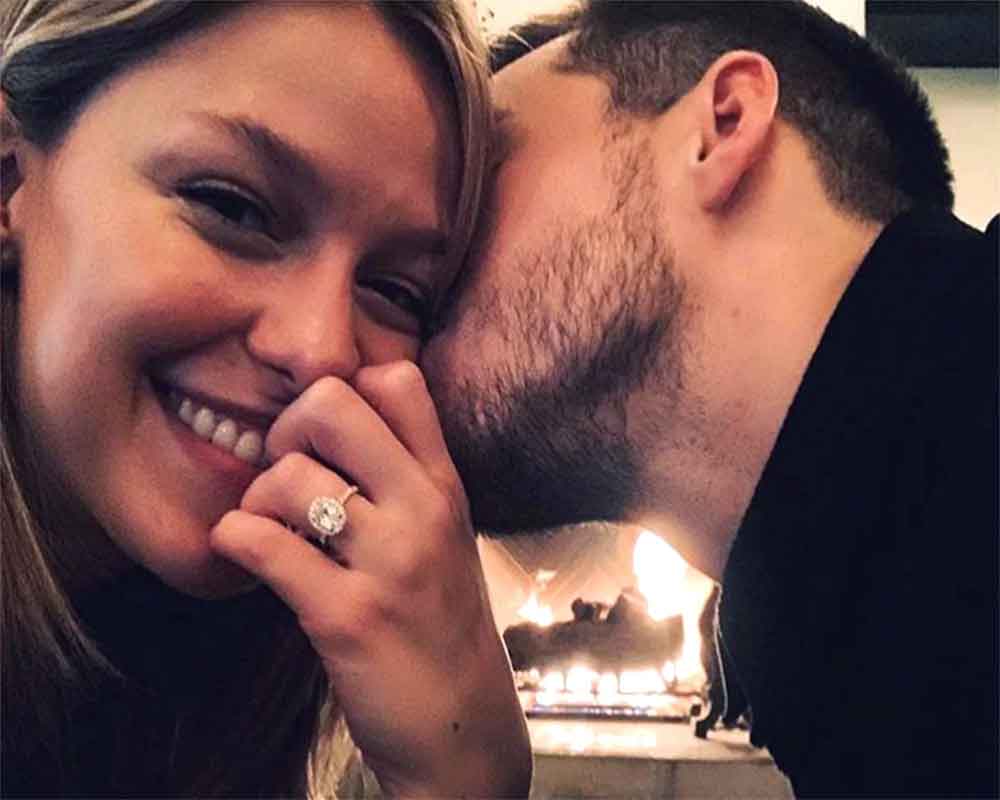 Melissa Benoist, Chris Wood engaged