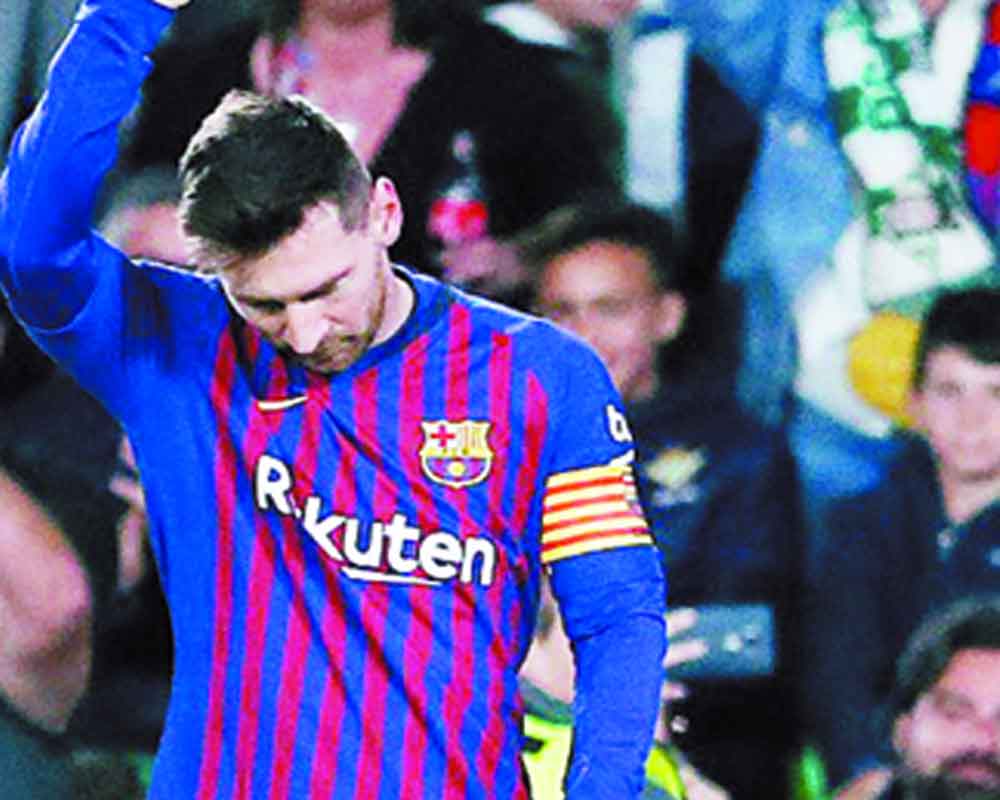 Messi steals show & supporters