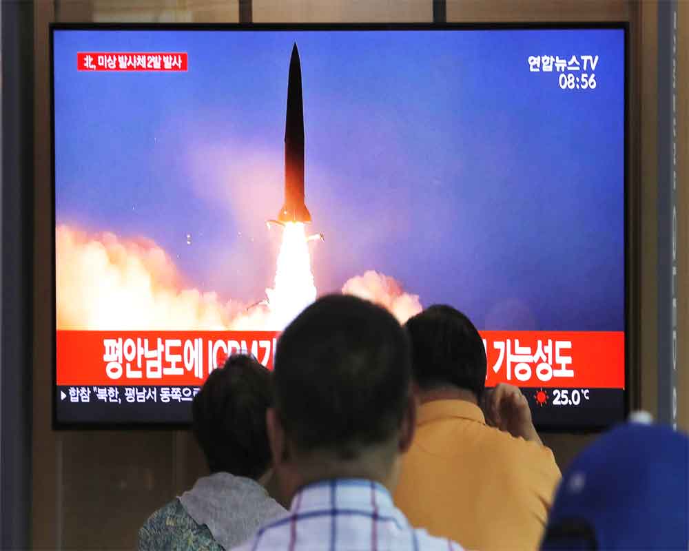 N Korea fires 'projectiles' after offering talks with US