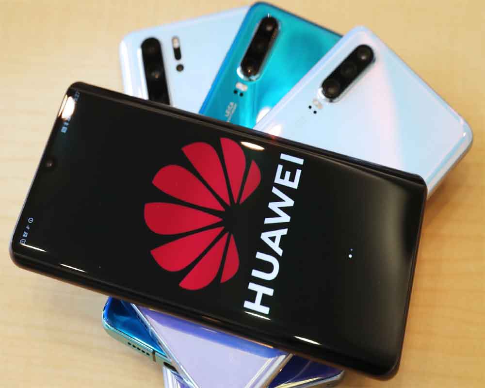 Next Huawei smartphone might feature rotating selfie camera