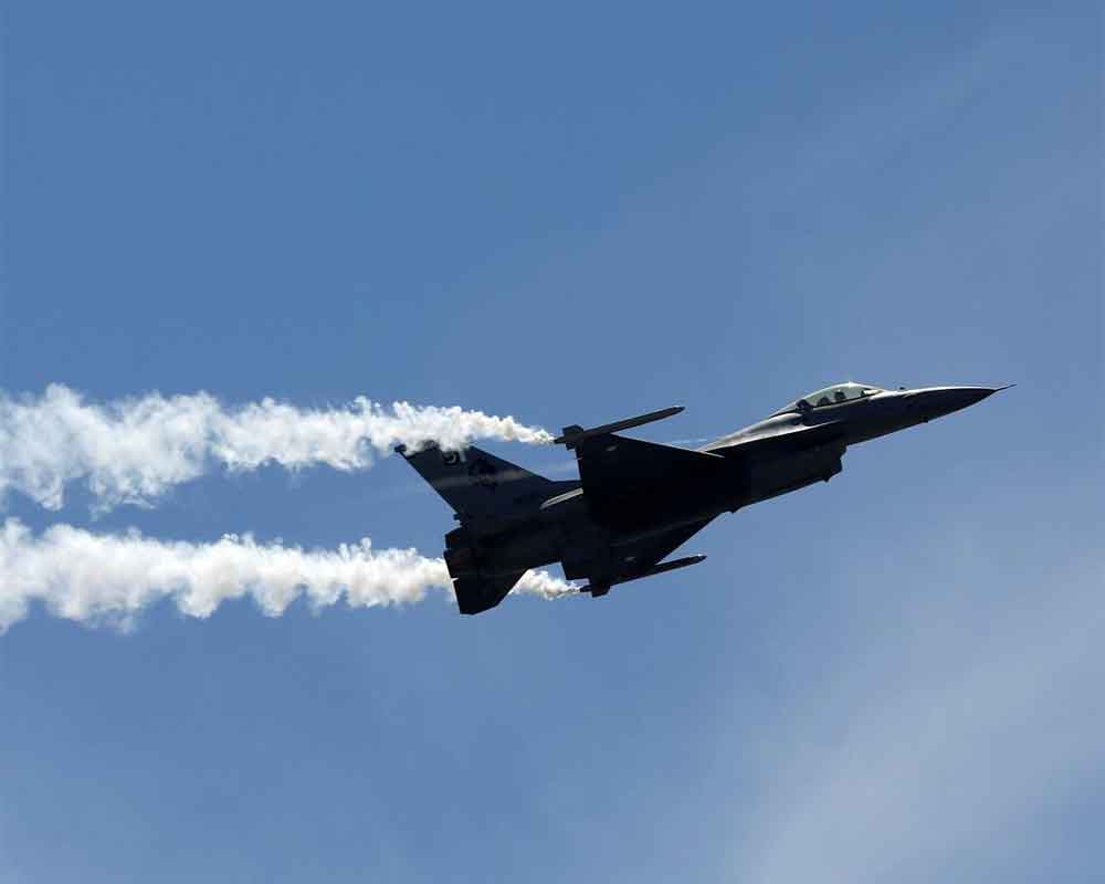 Pak to give top military awards to its two pilots for downing Indian jet