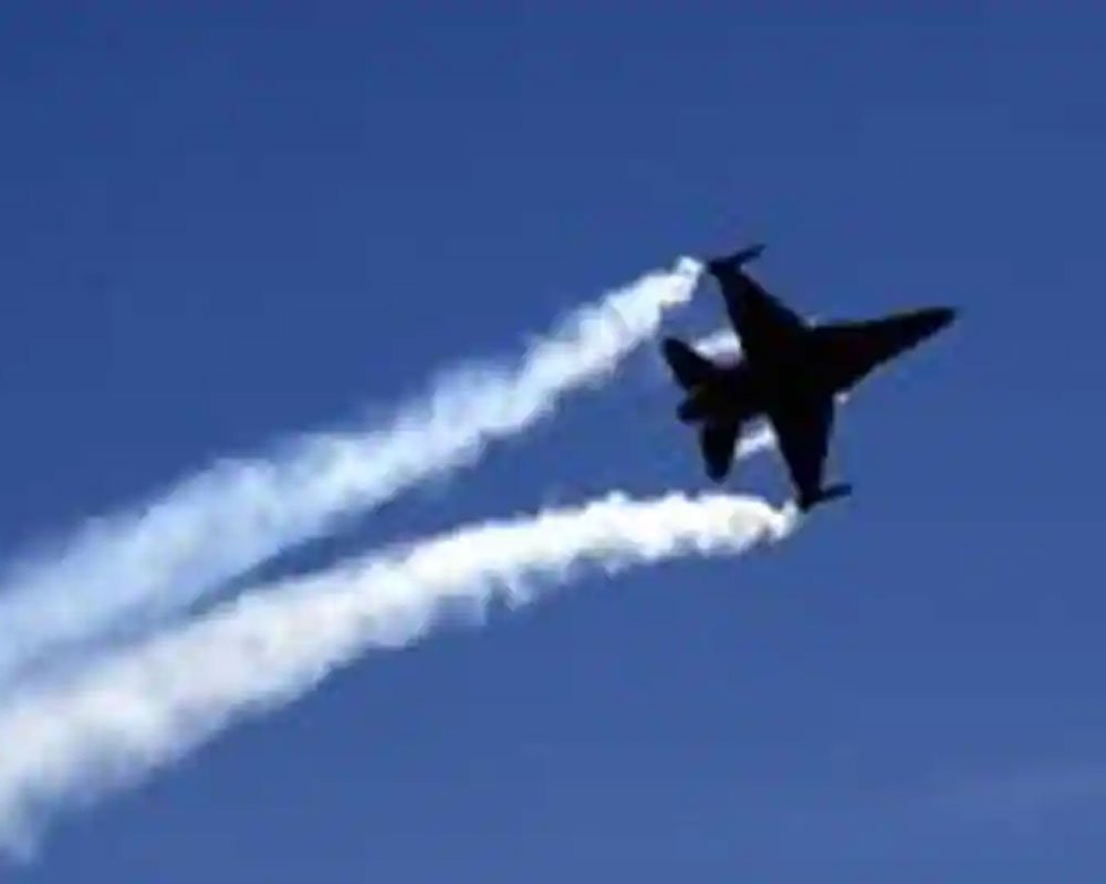 Pak violates Indian air space in J-K's Poonch, Nowshera sectors,  drop bombs, pushed back