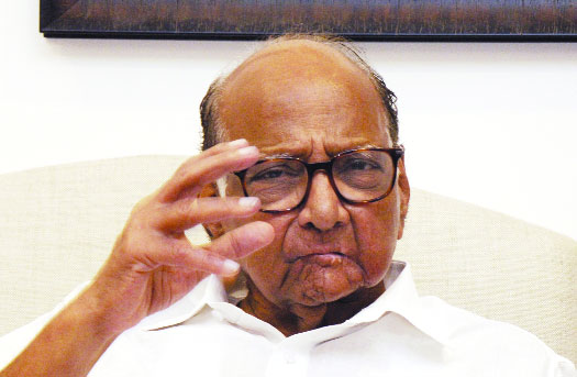 Pawar makes last-ditch bid for AAP-Cong pact
