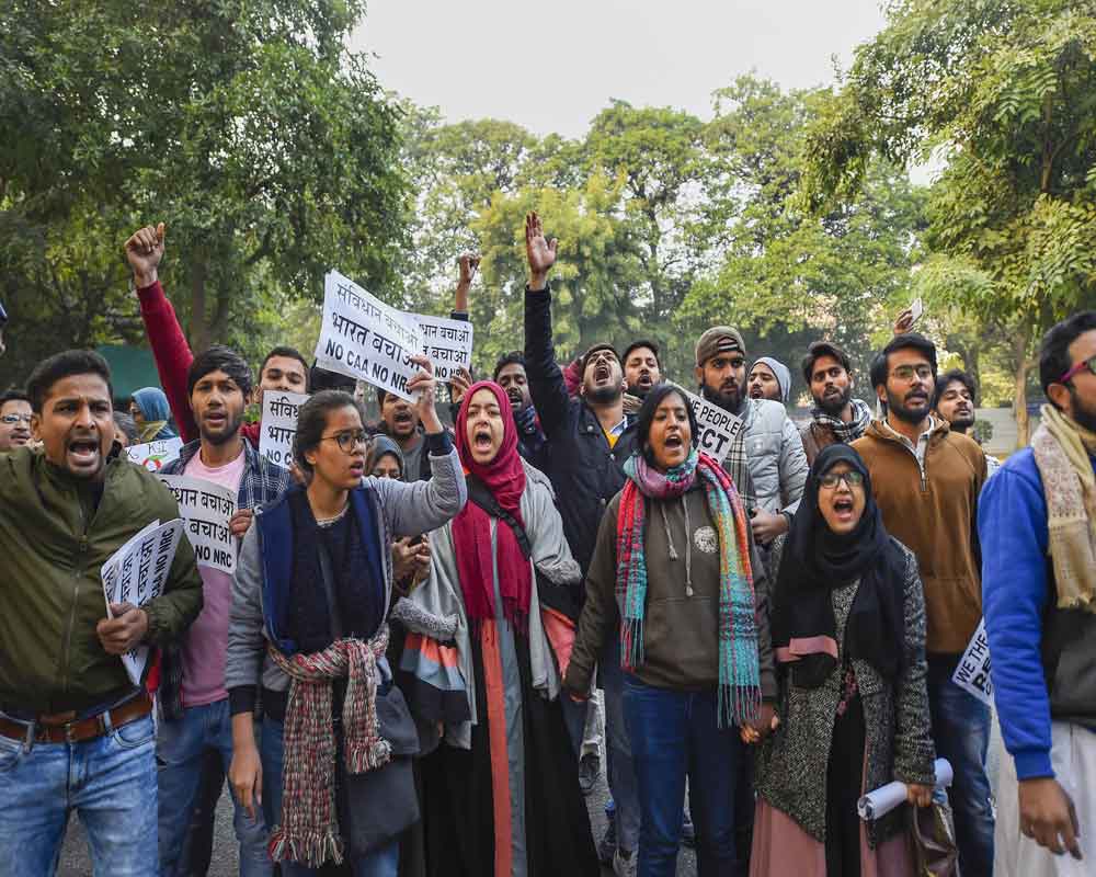 People protest outside Jama Masjid against citizenship law